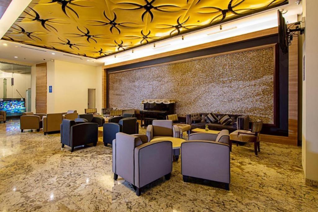 Blue Sky Hotel Petamburan Джакарта Екстер'єр фото