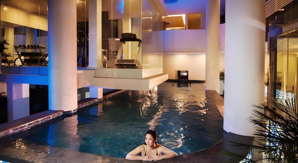 Blue Sky Hotel Petamburan Джакарта Екстер'єр фото