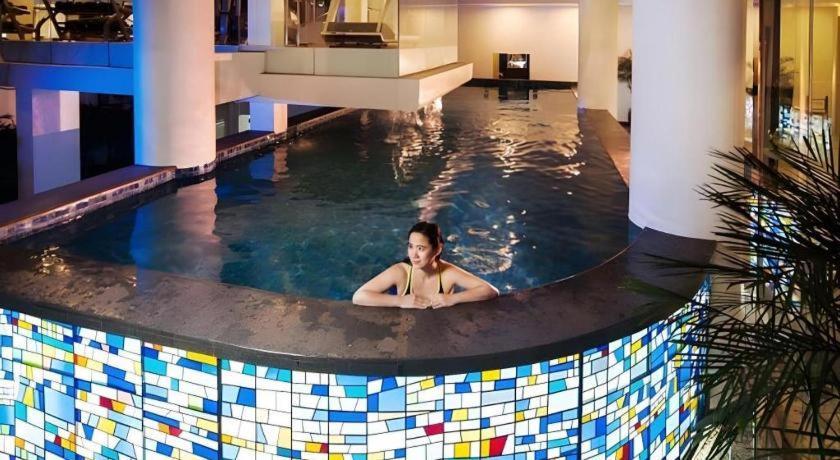 Blue Sky Hotel Petamburan Джакарта Екстер'єр фото