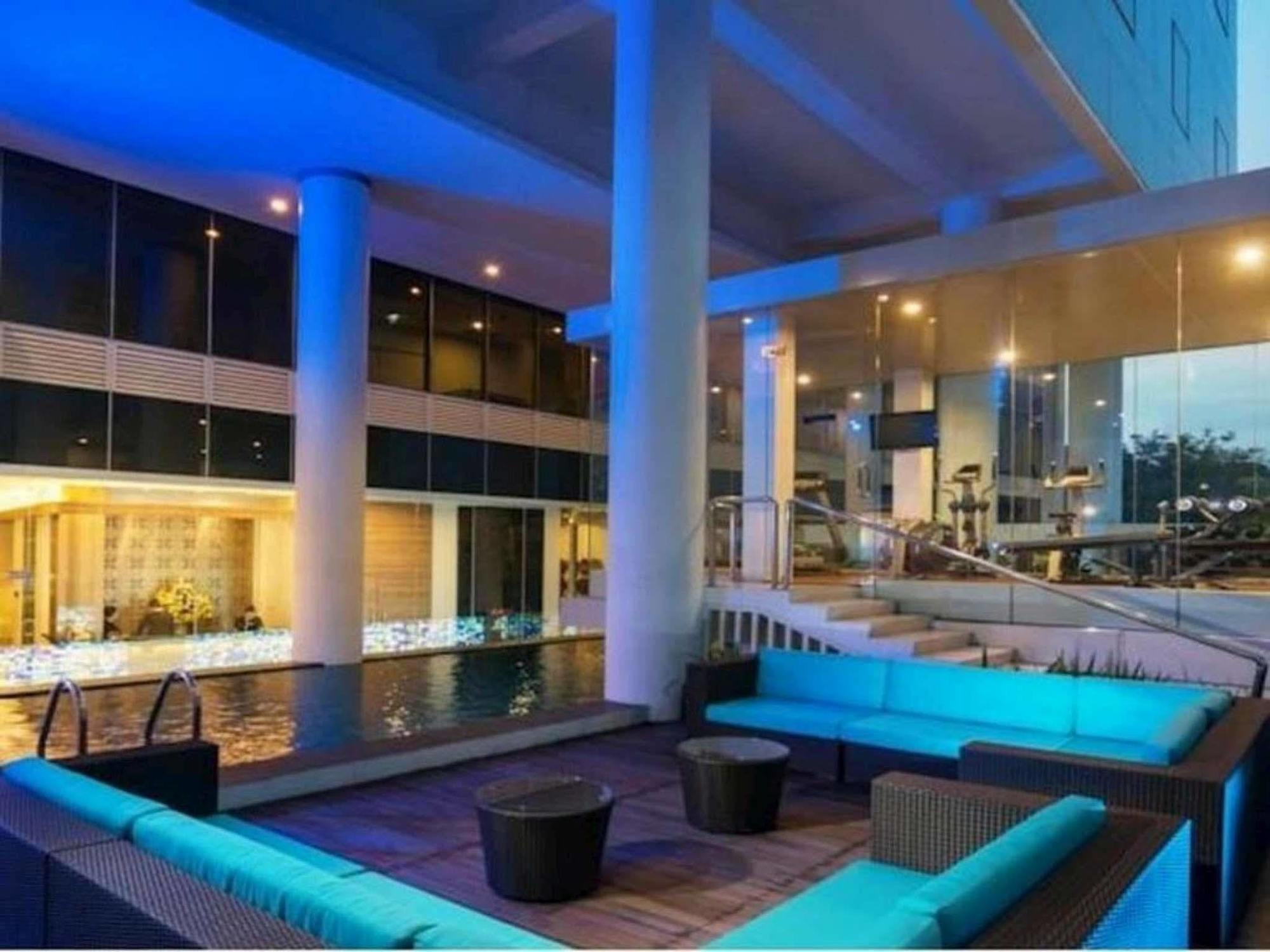 Blue Sky Hotel Petamburan Джакарта Екстер'єр фото